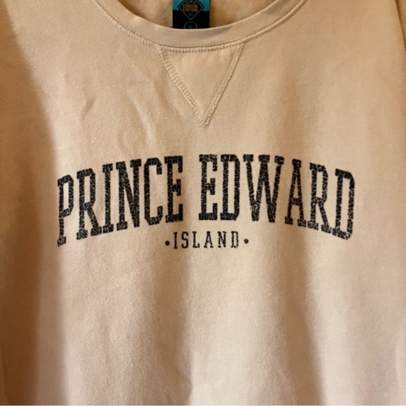 Coastal Culture Prince Edward Island Sweatshirt Small Beige PEI Crew Pullover - Picture 2 of 10